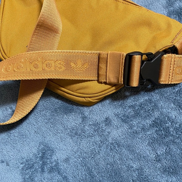 adidas Crossbody - Picture 5 of 5